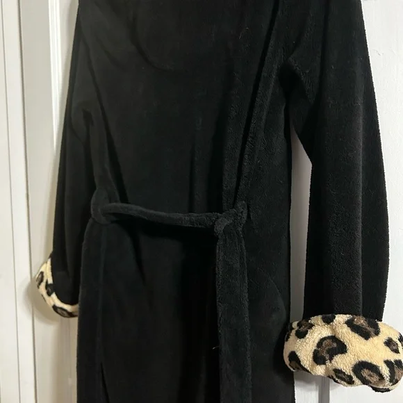 Jasmine Rose Animal Print Robe - Picture 4 of 4